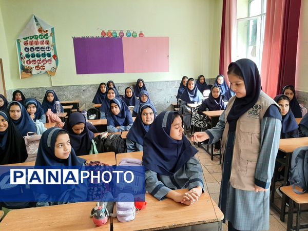 زنگ نیایش همراه با بهار علم و دانش در مدرسه شهید جواهری دو