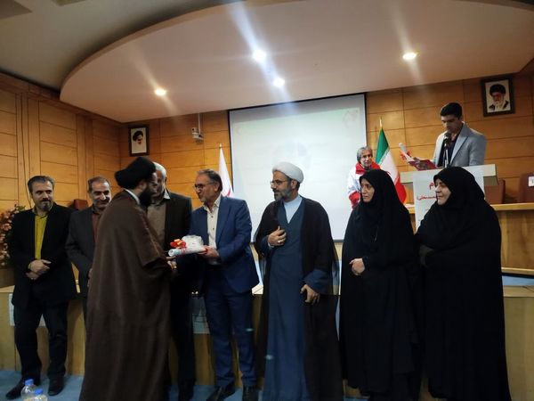 اجرای طرح هر محله یک خادم هلال در تویسرکان