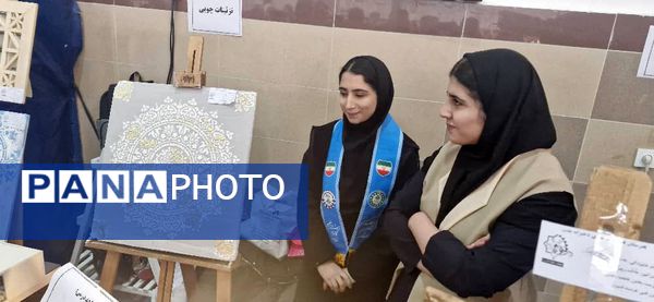 افتتاح نمایشگاه دست‌سازه‌های هنرجویان هنرستان‌های محمودآباد 
