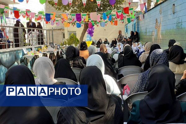 جشن شکفتن غنچه‌ ها، در دبستان مهرتابان بهارستان دو