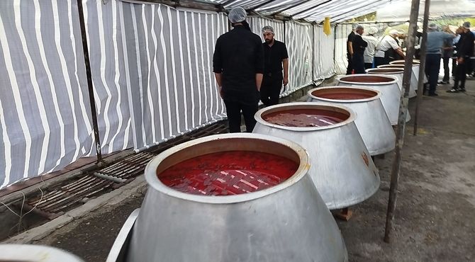 سوپ نذری اربعینی ۱۰ تنی در شهرستان هوراند پخته و توزیع شد