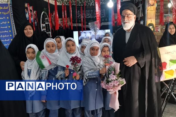 تجدید پیمان فرهنگیان ورامینی با آرمان‌های شهدا در هفته بسیج