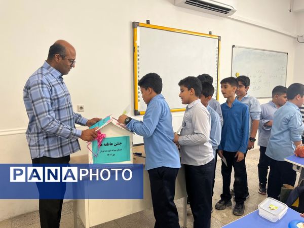 مهربانی دانش‌آموزان دبستان شهید تندگویان در جشن عاطفه‌ها