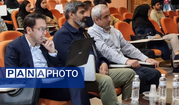 جشنواره تخصصی هوش مصنوعی در هفته هوش مصنوعی در دانشگاه آزاد واحد کرج 