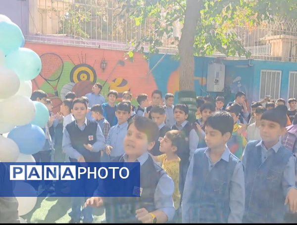 جشن آغاز سال تحصیلی در دبستان مبتکران ناحیه ۷ مشهد