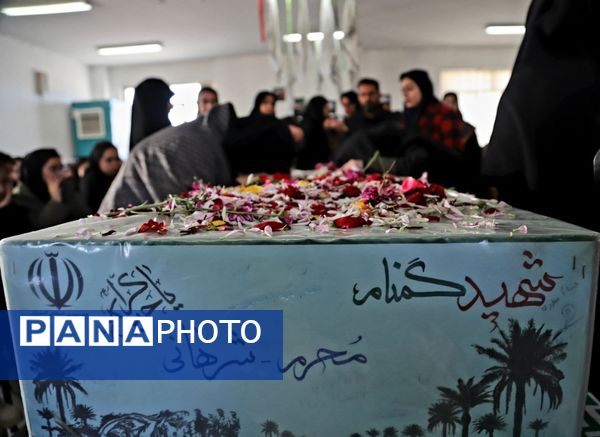 میزبانی هنرجویان هنرستان دکتر حسابی شهر محلات از پیکر شهید گمنام دفاع مقدس 