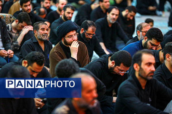 مراسم احیاء شب عاشورا در مسجد مقدس جمکران