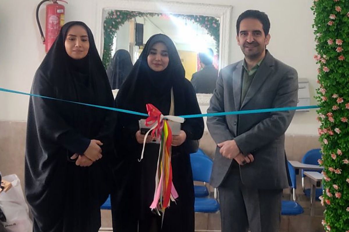 هنرهایی که نفس میکشند؛ با هنرمندی دانش‌آموزان دبستان امید بهارستان‌دو