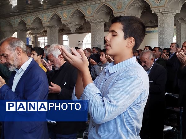 نماز جمعه شهرستان کاشمر با حضور پر رنگ مردم ترشیز کهن برگزار شد 