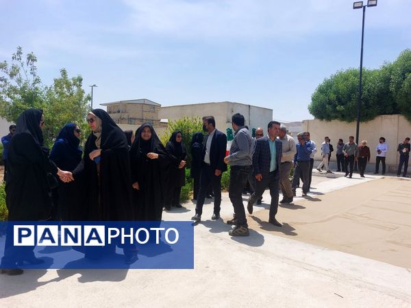 افتتاح زمین‌های فوتسال و بازی کودکان و والیبال پارک بانوان حاجی آباد  