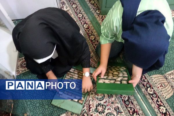 اجرای طرح غبارروبی نمازخانه مدارس در دبیرستان توحید یک شهرستان قدس