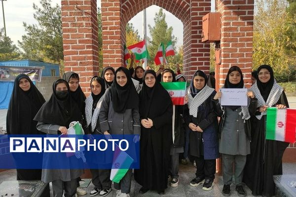 حضور دانش‌آموزان هنرستان حدیث کساء در مقبره الشهدای خاورشهر