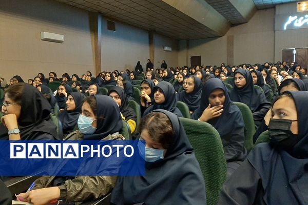 اولین جلسه هدایت تحصیلی دبیرستان پویش ناحیه ۳شیراز 