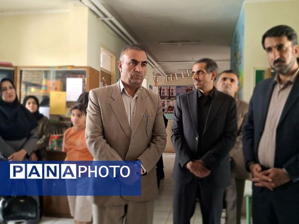 بازدید مدیرکل آموزش و پرورش استان چهارمحال وبختیاری در آموزشگاه استثنائی امید شهرستان بروجن 