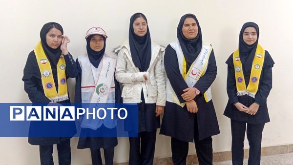 زمین لرزید ، اما دانش آموزان ۱۳ آبان استوار ایستادند