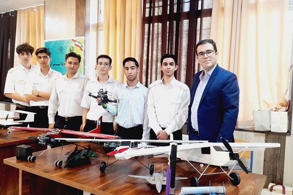 هنرستان هوانوردی فرصت مناسبی برای یادگیری عملی دانش‌آموزان فراهم می‌کند