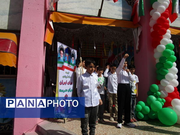 برگزاری جشن شکوفه‌ها در دبستان شاهد شهید سلطانی ناحیه یک کرج