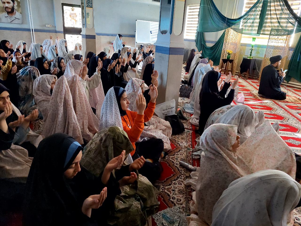 لحظات نورانی نماز استغاثه؛ اتحاد دل‌ها برای طلب باران