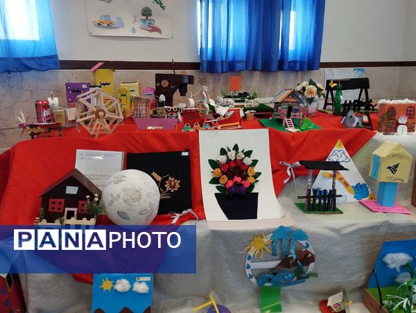  نمایشگاه دست‌سازه‌ها و فعالیت‌های پژوهشی در دبستان شقایق‌ها شهرستان ملارد