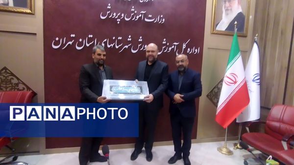 جلسه هم‌اندیشی حوزه روابط عمومی‌های شهرستان‌های استان تهران با حضور دانش‌آموز خبرنگاران پانا 