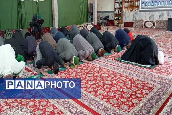 نماز جمعه همزمان با ایام فاطمیه در مسجد جامع شهر بارنیشابور