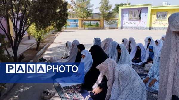 آیین نواختن زنگ نماز در مدرسه فرهنگ شهرستان خلیل آباد 