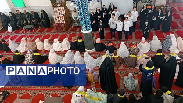 مراسم شب شعر ایرانمهر در اعتکاف دانش‌آموزی مسجد شیخداد یزد 