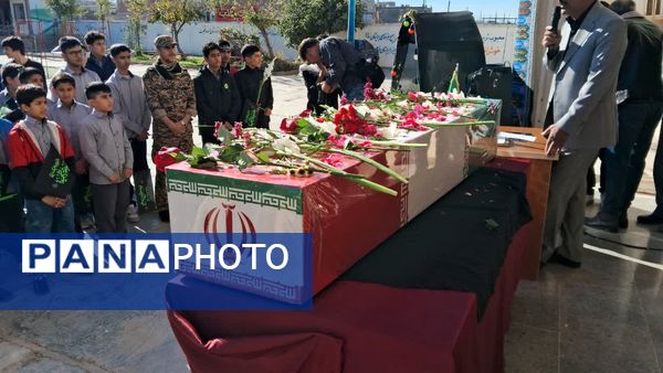 نسل امروز در کنار راویان حماسه