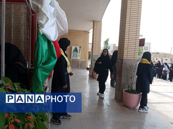 جشن آغاز سال تحصیلی جدید در دبیرستان فرهنگ فخرایی