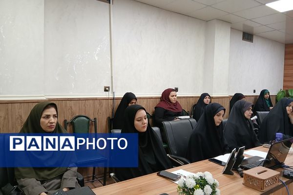 کارگاههای  آموزشی وتوانمندسازی  ویژه رابطین امور بانوان