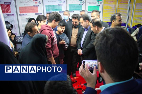 آغاز به‌کار نمایشگاه نوآوری و فناوری کاشان با ارائه دستاوردهای دانش‌آموزی