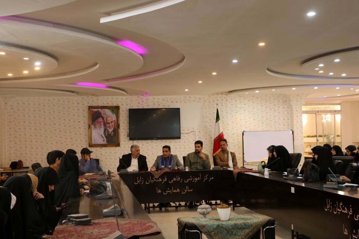 دیدار مدیرسازمان دانشآموزی استان با دانشآموزان خبرنگار قطب سیستان