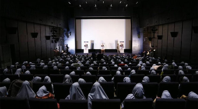 صدرنشینی دوباره «مرد عینکی» در گیشه؛ رقابت تنگاتنگ «ناجورها» و «پیرپسر»