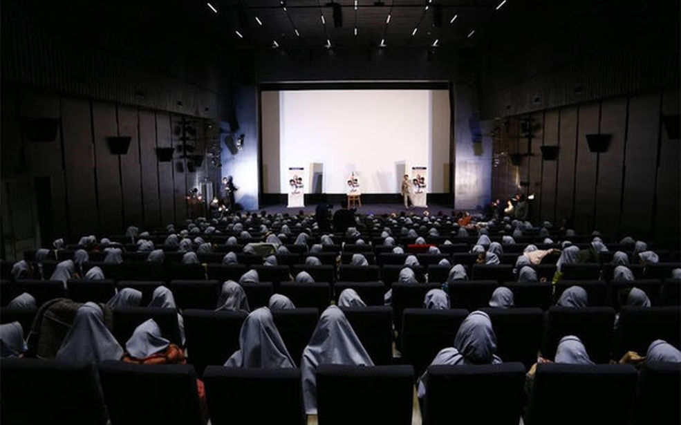 صدرنشینی دوباره «مرد عینکی» در گیشه؛ رقابت تنگاتنگ «ناجورها» و «پیرپسر»