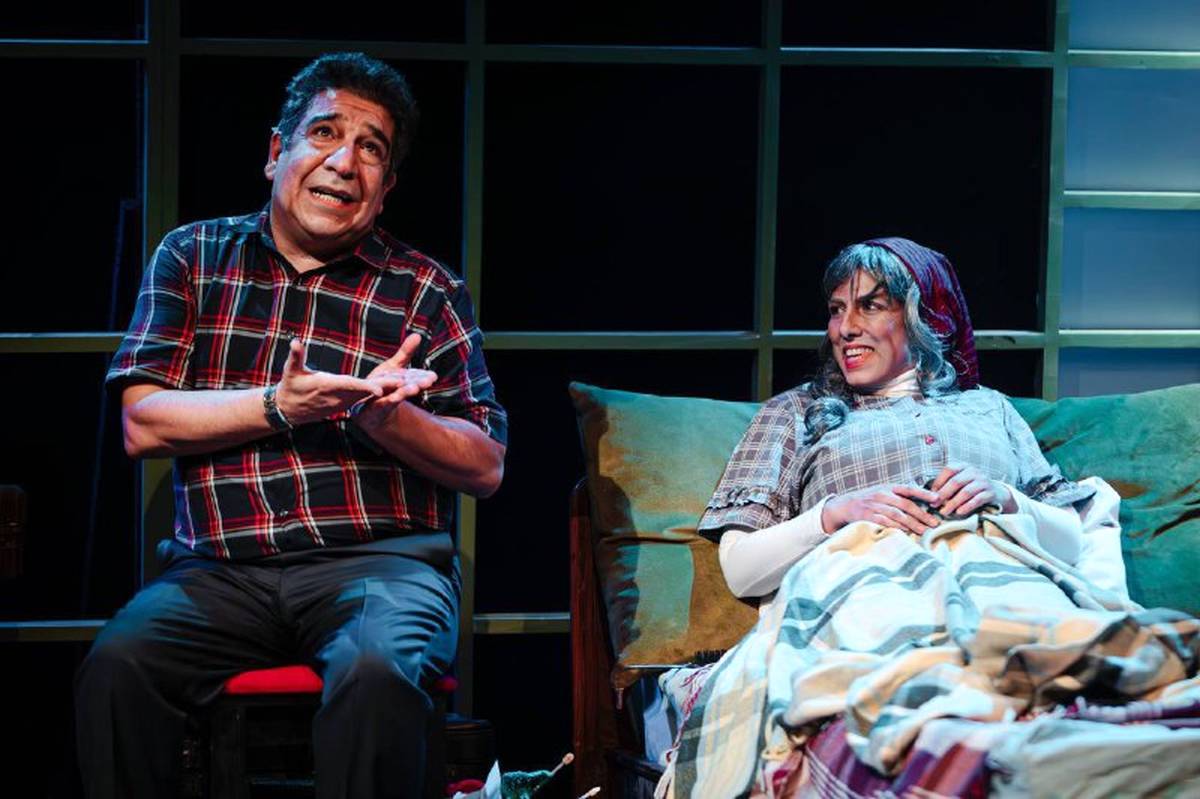 «من و خاله جانم» به کارگردانی رویا کاکاخانی در تئاتر شهر روی صحنه است