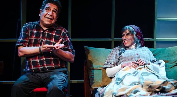 «من و خاله جانم» به کارگردانی رویا کاکاخانی در تئاتر شهر روی صحنه است