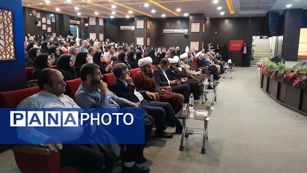 اختتامیه ششمین اجلاسیه نماز  در آستان امامزاده طاهر (ع) کرج