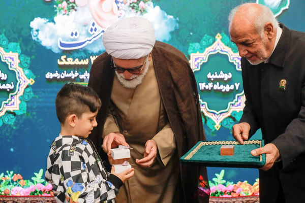 اهدای ۳۵۰ سمعک به دانش آموزان با آسیب شنوایی استان