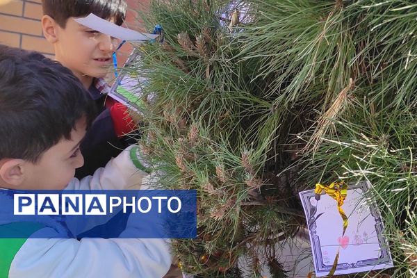 اجرای طرح «لاله‌های روشن» در دبستان شهید نوروزعلی حسینی