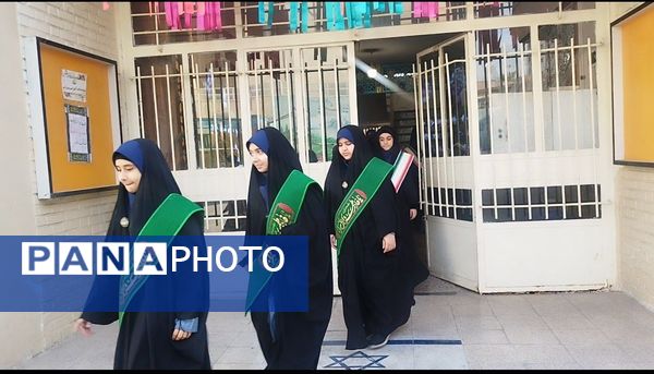 گرامیداشت هفته قرآن ، عترت و نماز در دبیرستان شاهد تکتم 