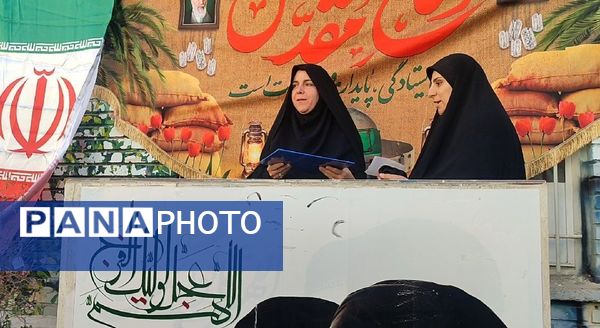 مراسم اعطای حکم و نشان فرماندهی بسیج دانش آموزی دبیرستان شاهد تکتم ناحیه۳