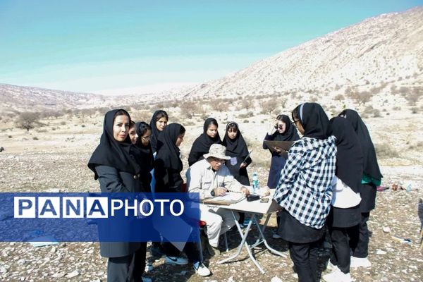 کارگاه آموزشی طراحی و نقاشی هنرستان فاطمه زهرا (س) در شهرستان گچساران