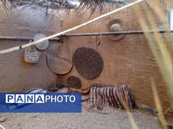 بازدید دانش‌آموزان تکتم از نمایشگاه ریحانه‌النبی