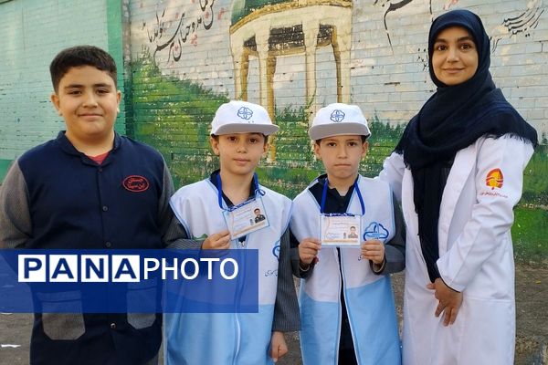 افتتاحیه سفیران سلامت در دبستان ابن‌سینا بهارستان‌دو