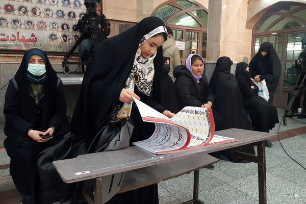 حضور استاندار تهران در شعب اخذ رای انتخابات 1402