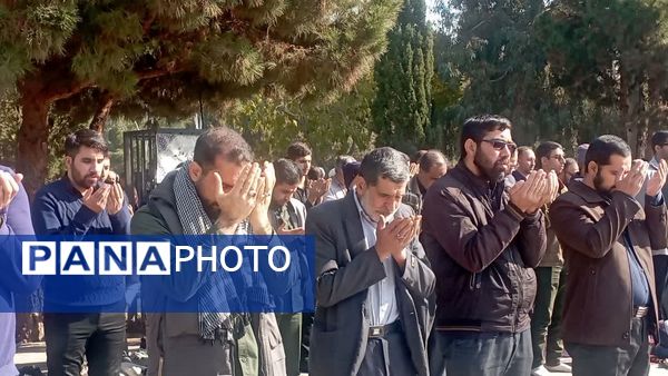 اقامه نماز باران در گلستان شهدا اصفهان به امامت  حضرت آیت‌ الله مهدوی