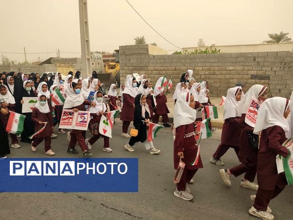 دانش آموزان امروز پرچم داران استقلال و عزت فردا 