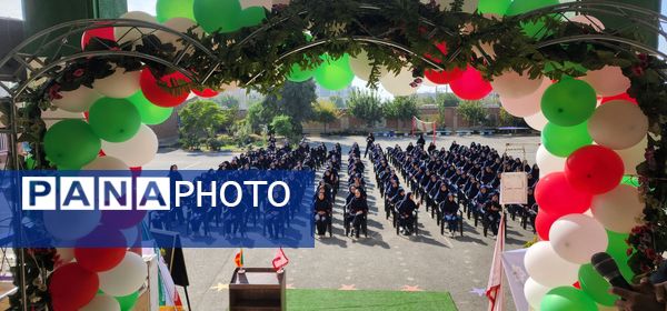 نواختن زنگ استکبارستیزی همزمان با برگزاری بیست و هفتمین دوره انتخابات شورای دانش‌آموزی در آموزشگاه فرزانگان ملارد