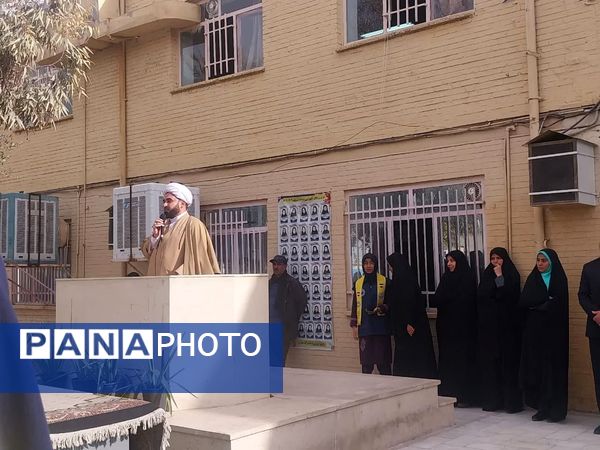 چهارشنبه متفاوت با حضور مدیر آموزش و پرورش ناحیه یک در دبیرستان عفت
