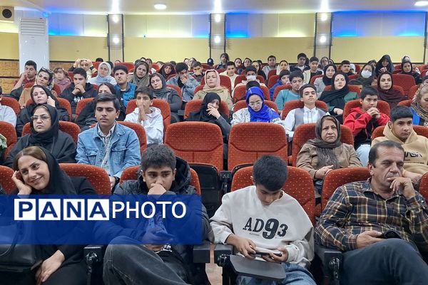 جشن میلاد بانوی دو عالم و گرامیداشت مقام مادر در دبیرستان رازی شیراز 